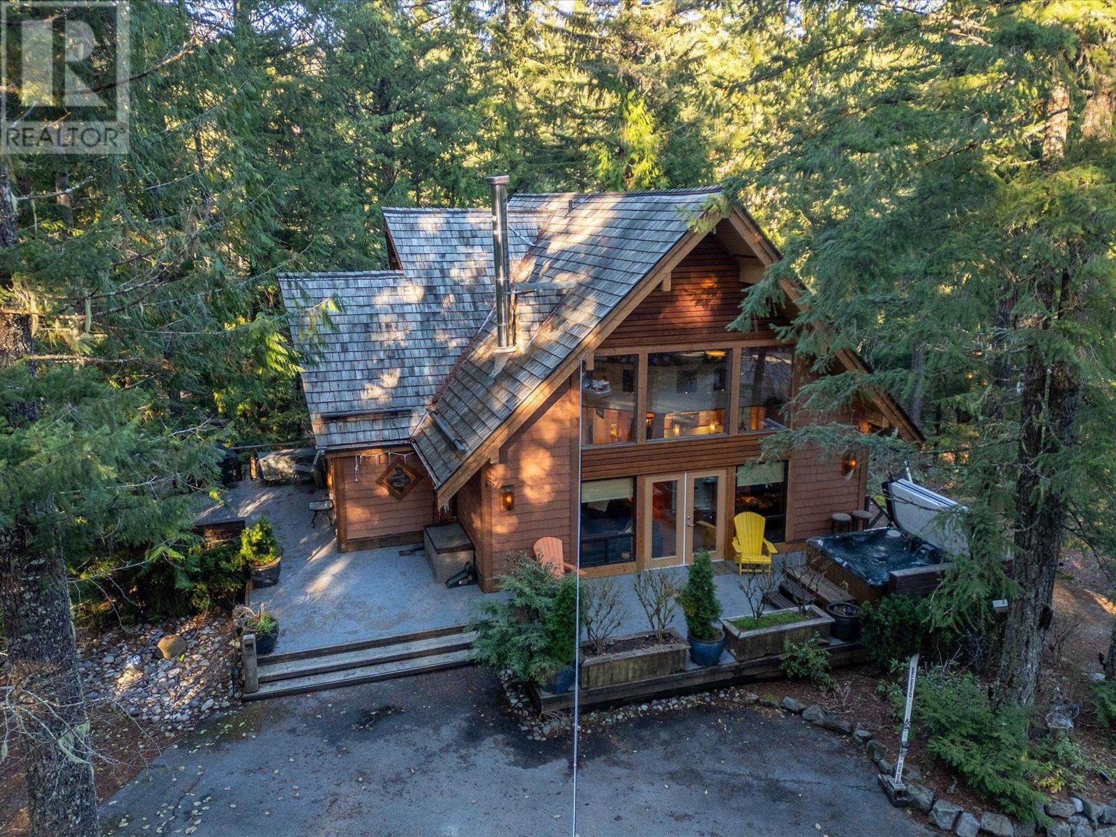 71 BLACK TUSK DRIVE, Whistler