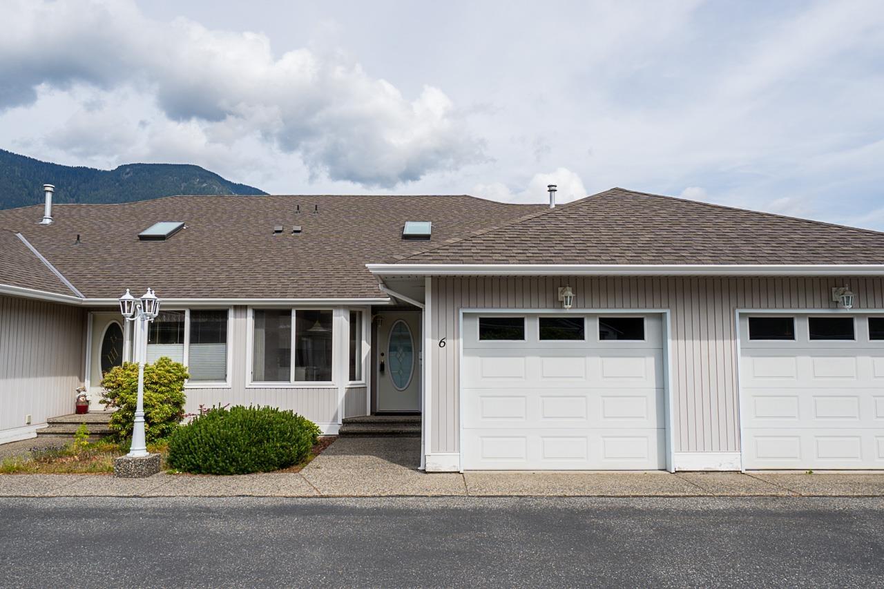 Photo 6 of 6 659 Douglas Street Hope, Hope BC