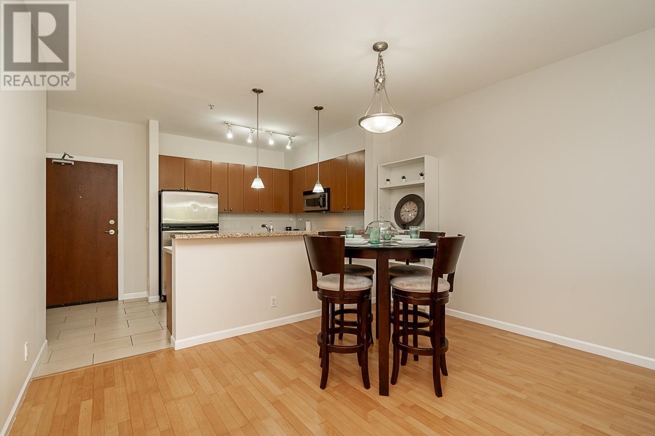 Photo 10 of 412 14 E Royal Avenue, New Westminster BC