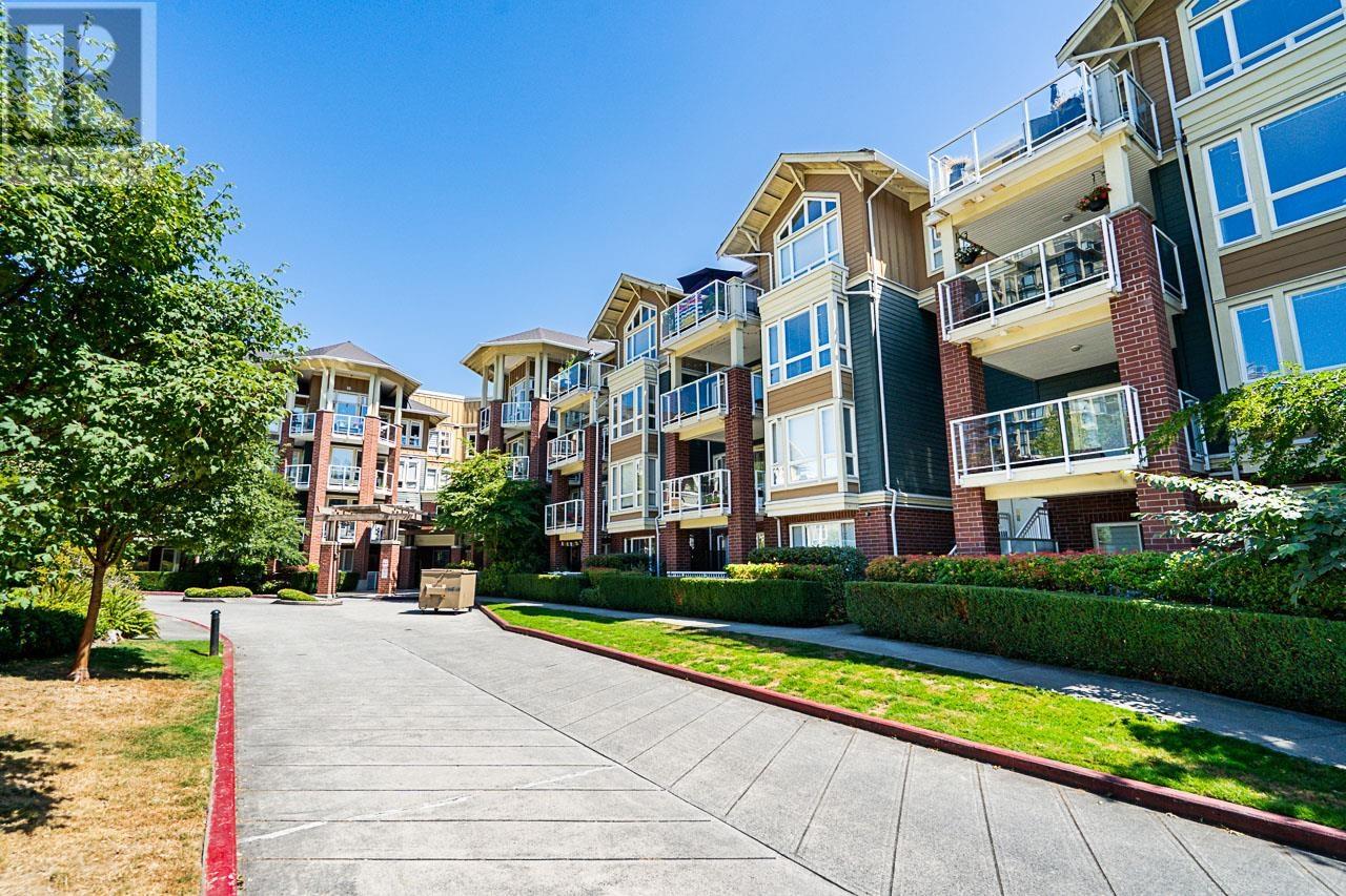 Photo 2 of 412 14 E Royal Avenue, New Westminster BC