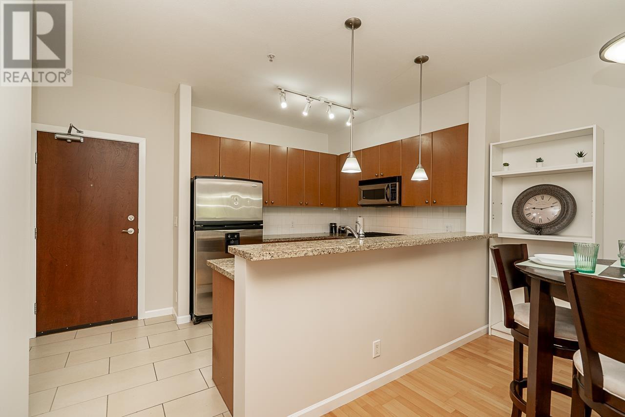 Photo 8 of 412 14 E Royal Avenue, New Westminster BC