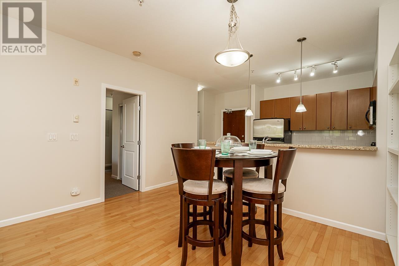 Photo 11 of 412 14 E Royal Avenue, New Westminster BC