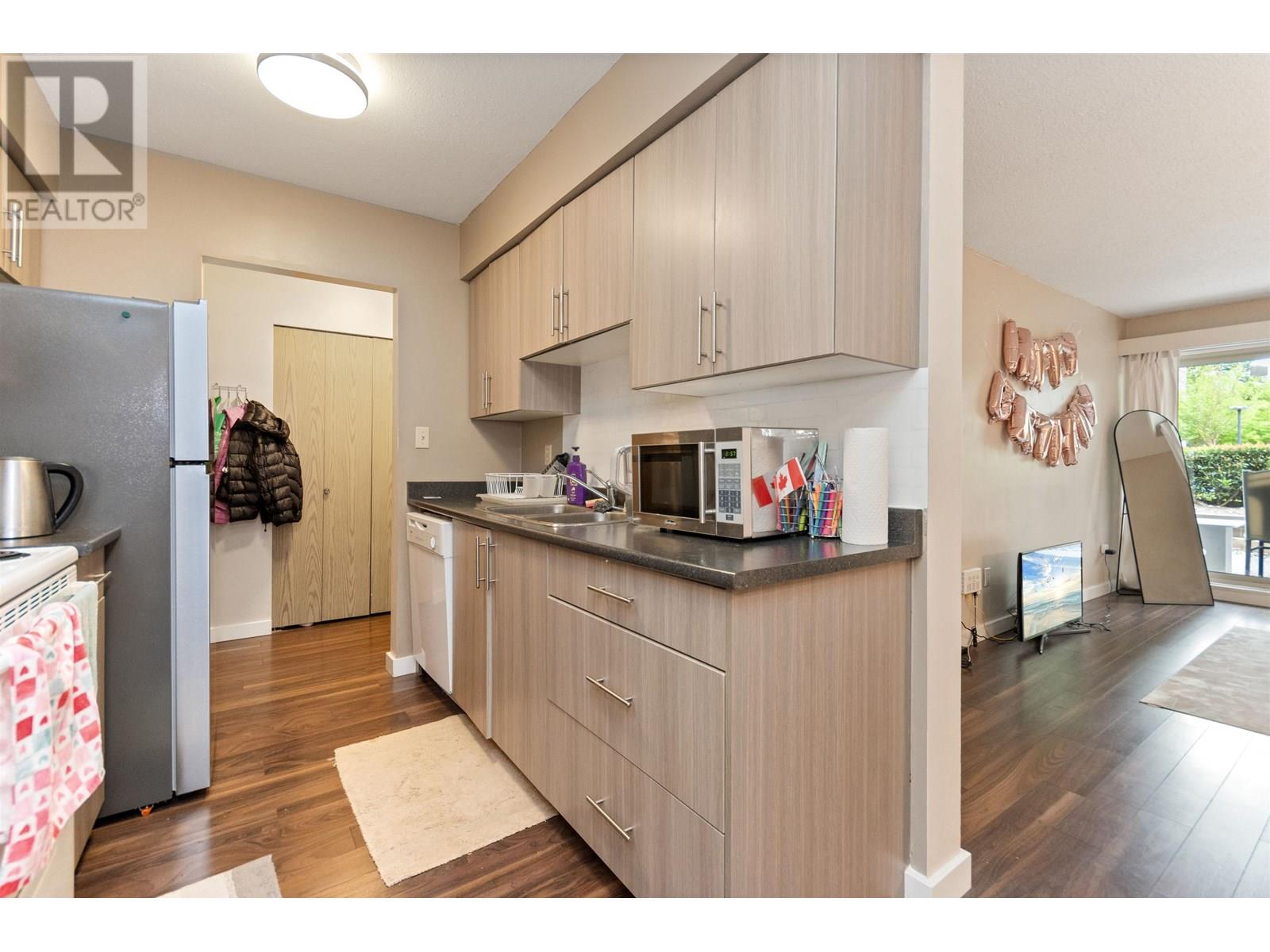 Photo 5 of 119 4363 Halifax Street, Burnaby BC