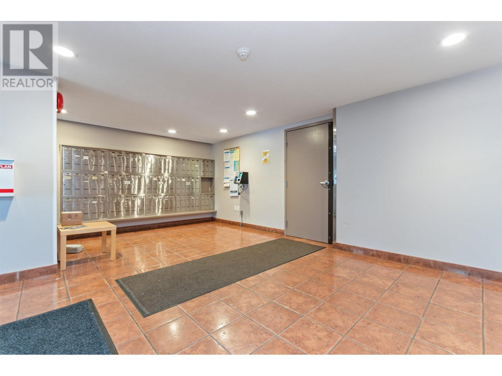 Photo 10 of 119 4363 Halifax Street, Burnaby BC