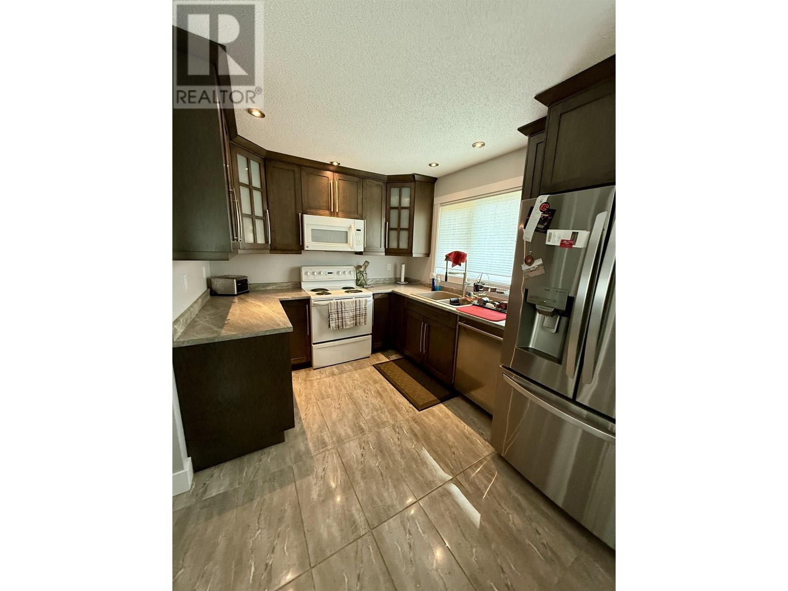 Photo 10 of 1524 Fir Street, Prince George BC
