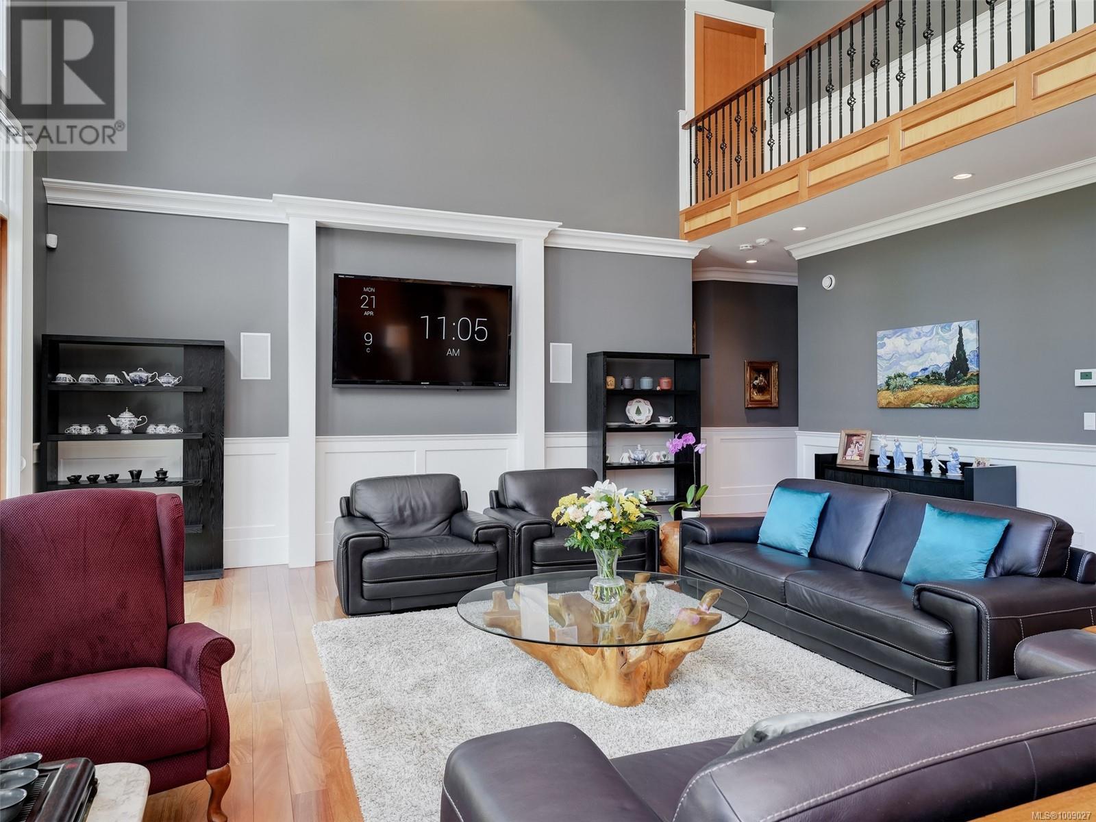  2615 Queenswood Drive, Saanich