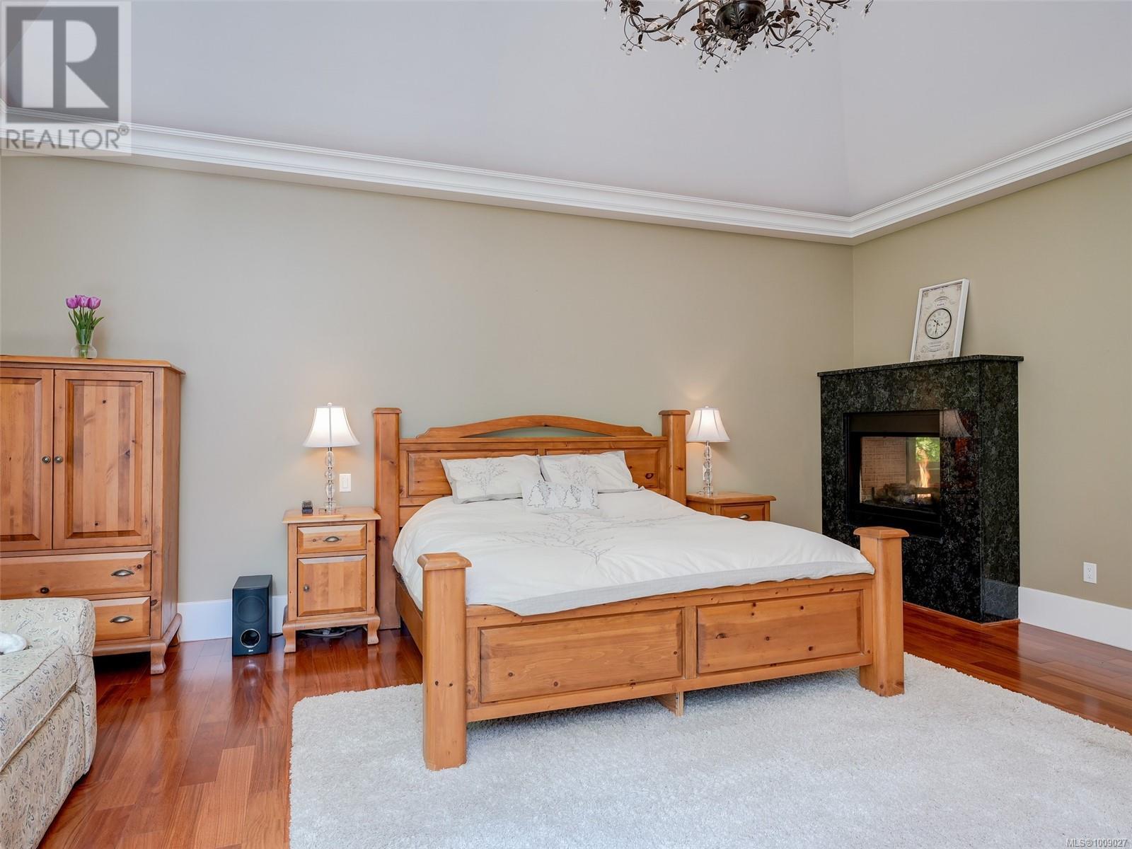  2615 Queenswood Drive, Saanich