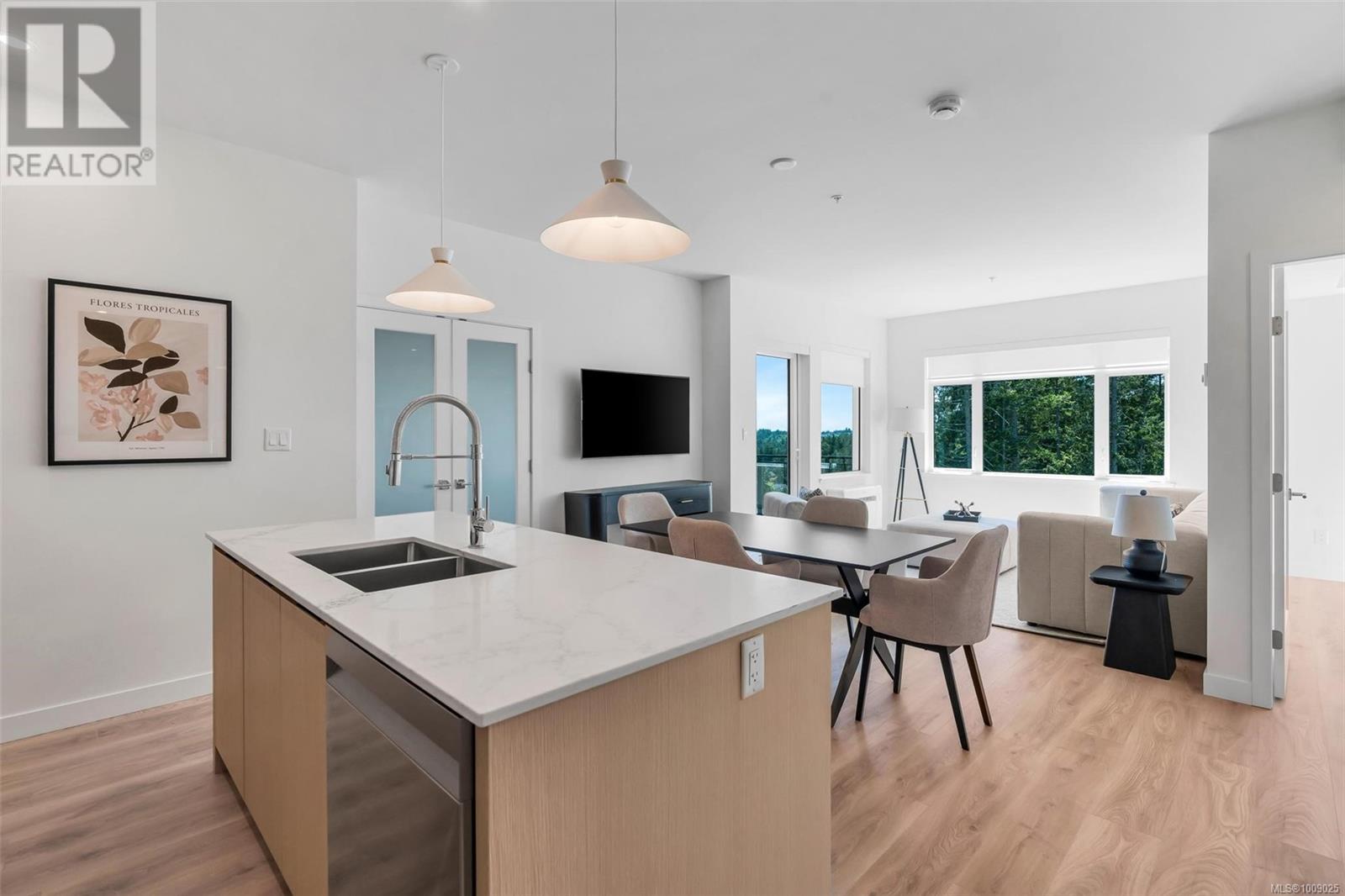 410 2000 West Park Lane, View Royal