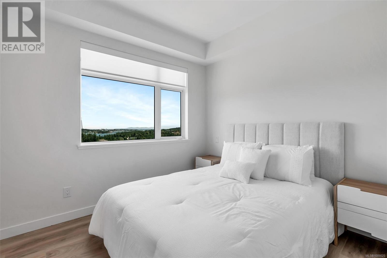 410 2000 West Park Lane, View Royal