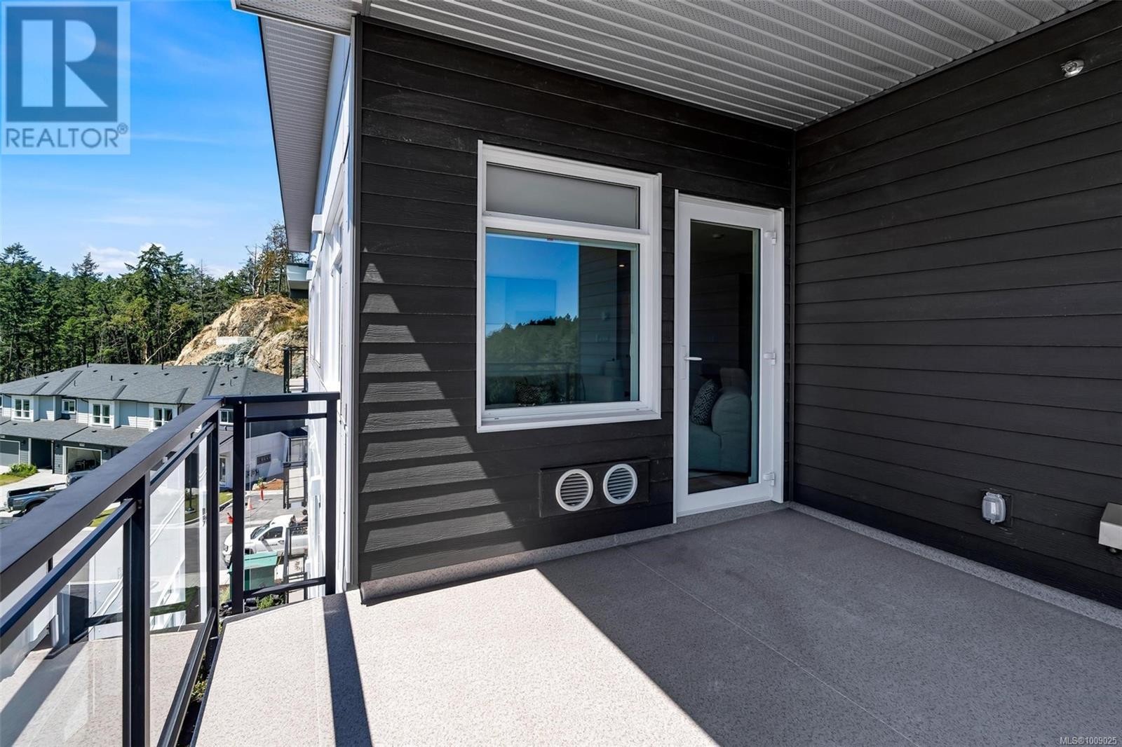 410 2000 West Park Lane, View Royal
