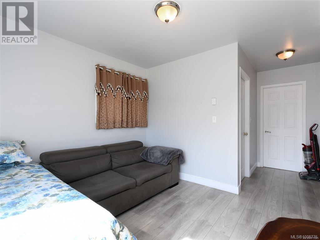 Photo 14 of 85 Battleford Ave, Saanich BC