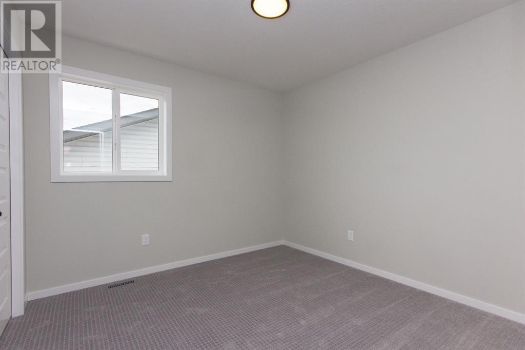 Photo 12 of 256 Augustus Way, Penhold AB