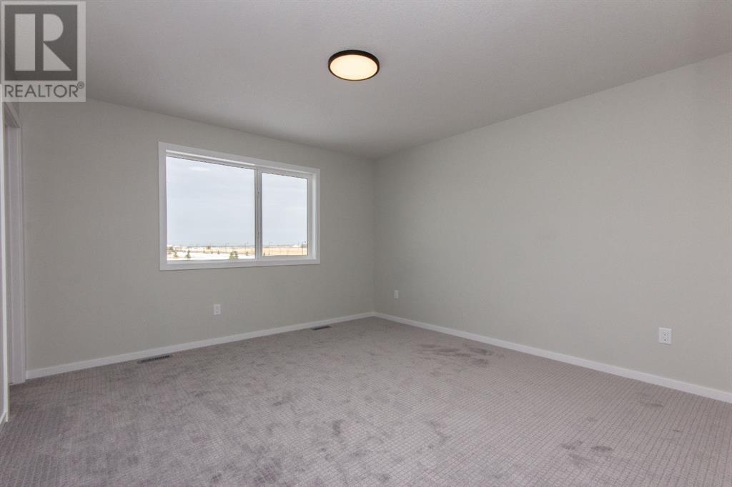 Photo 15 of 256 Augustus Way, Penhold AB