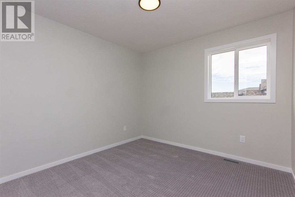 Photo 14 of 256 Augustus Way, Penhold AB