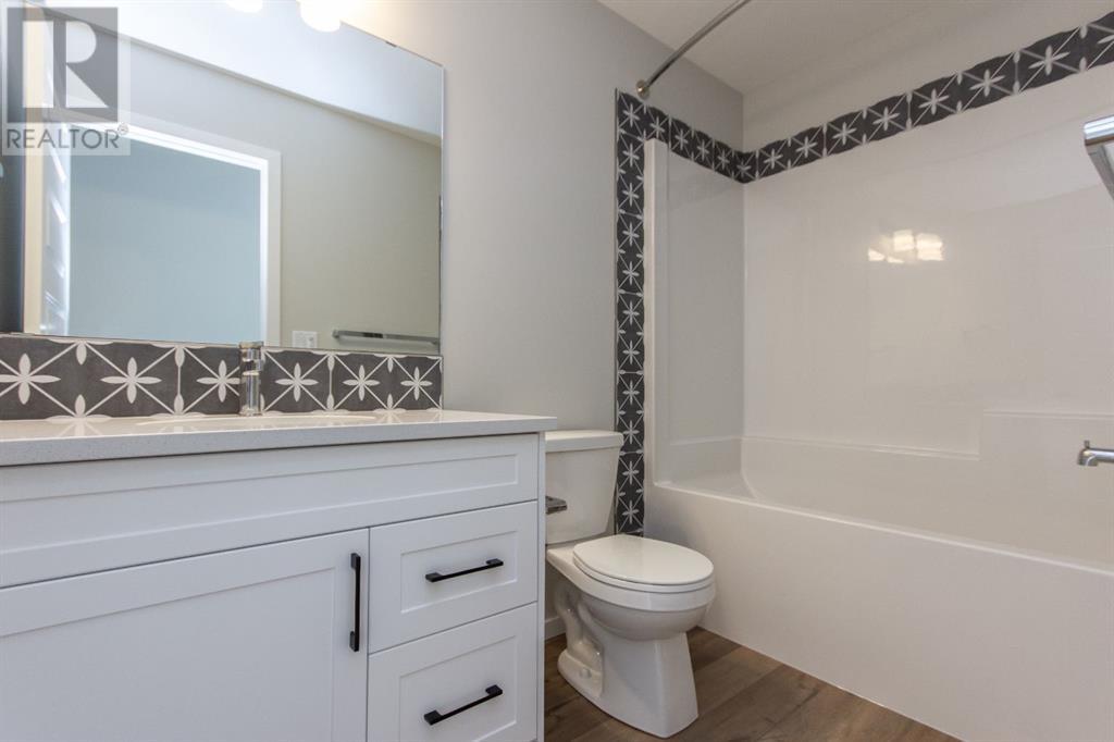 Photo 13 of 256 Augustus Way, Penhold AB