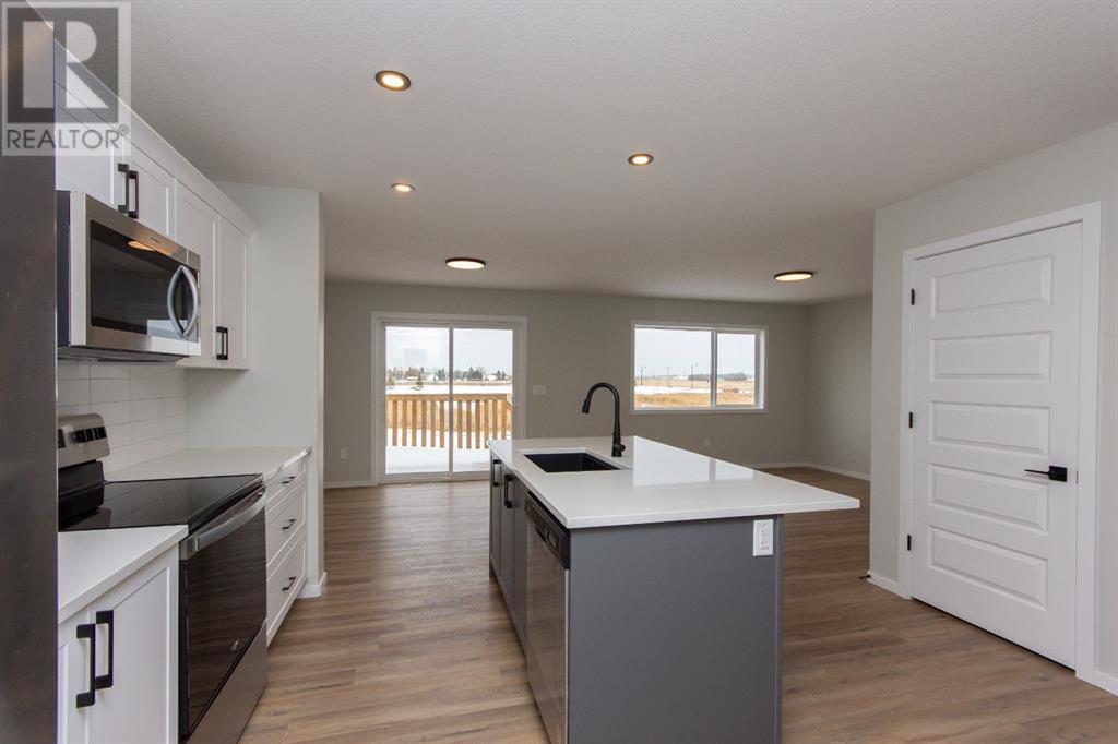 Photo 7 of 256 Augustus Way, Penhold AB