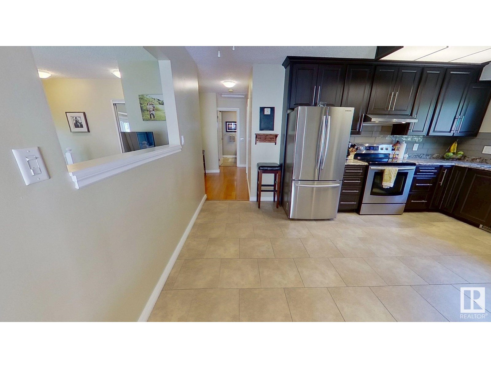 Photo 6 of 5510 59 St, Beaumont AB