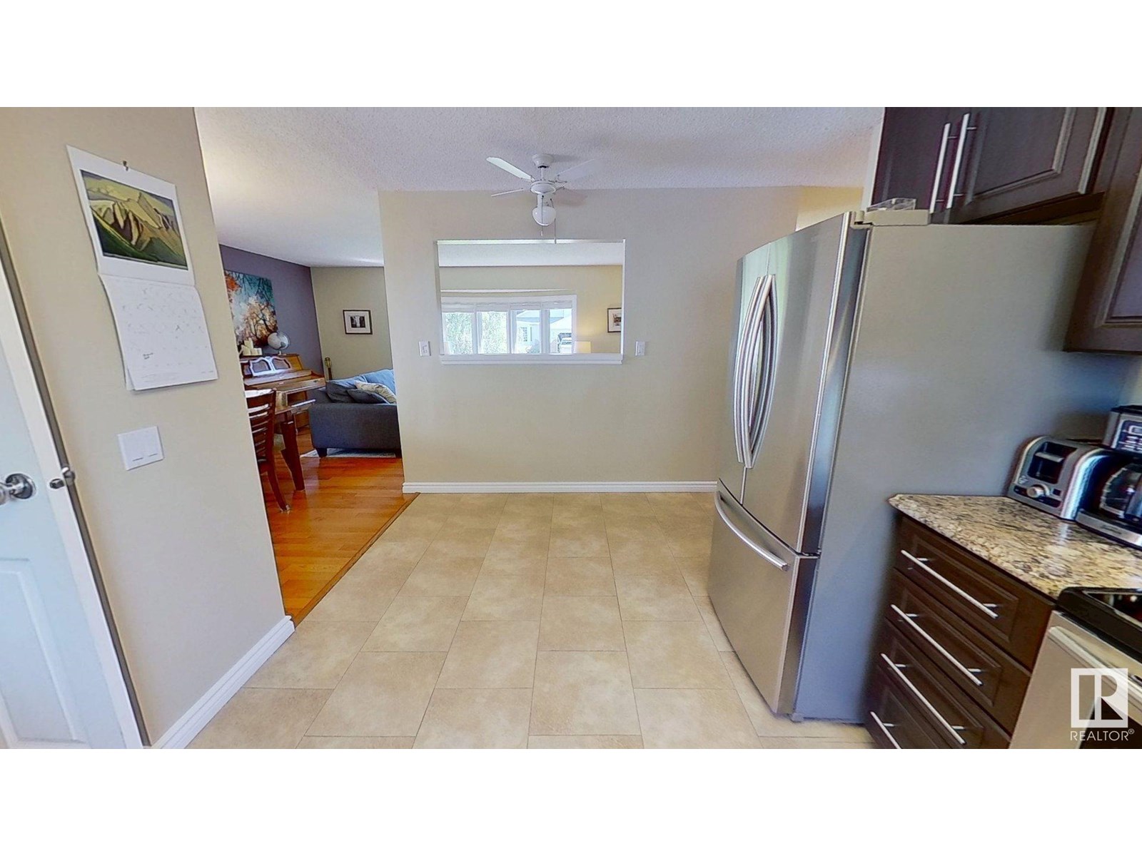 Photo 9 of 5510 59 St, Beaumont AB