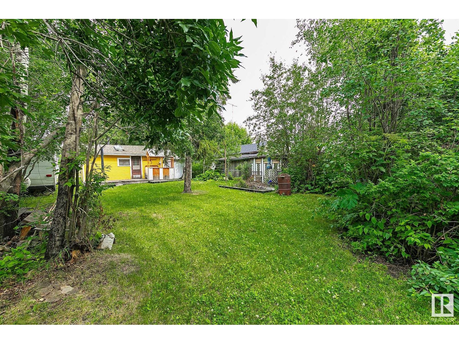 Photo 2 of 4716 48 St, Rural Lac Ste Anne County AB