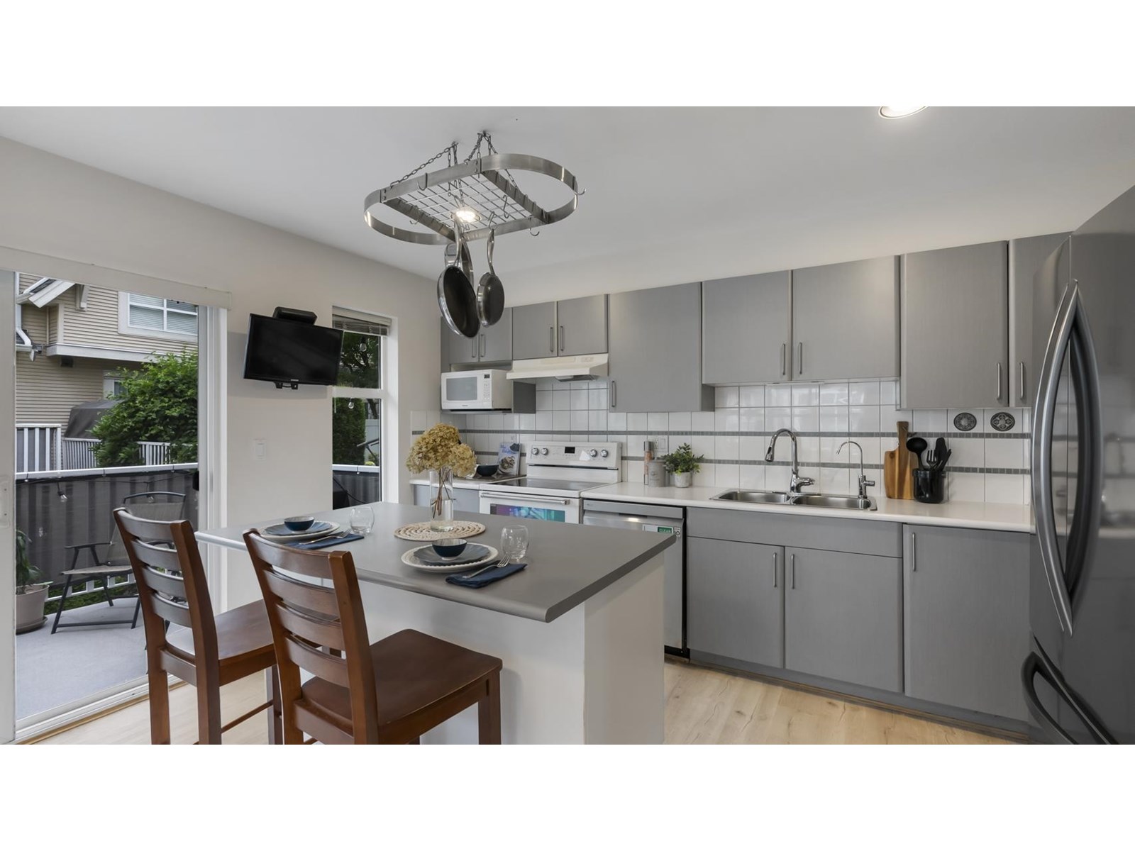 Photo 12 of 31 6450 199 Street, Langley BC