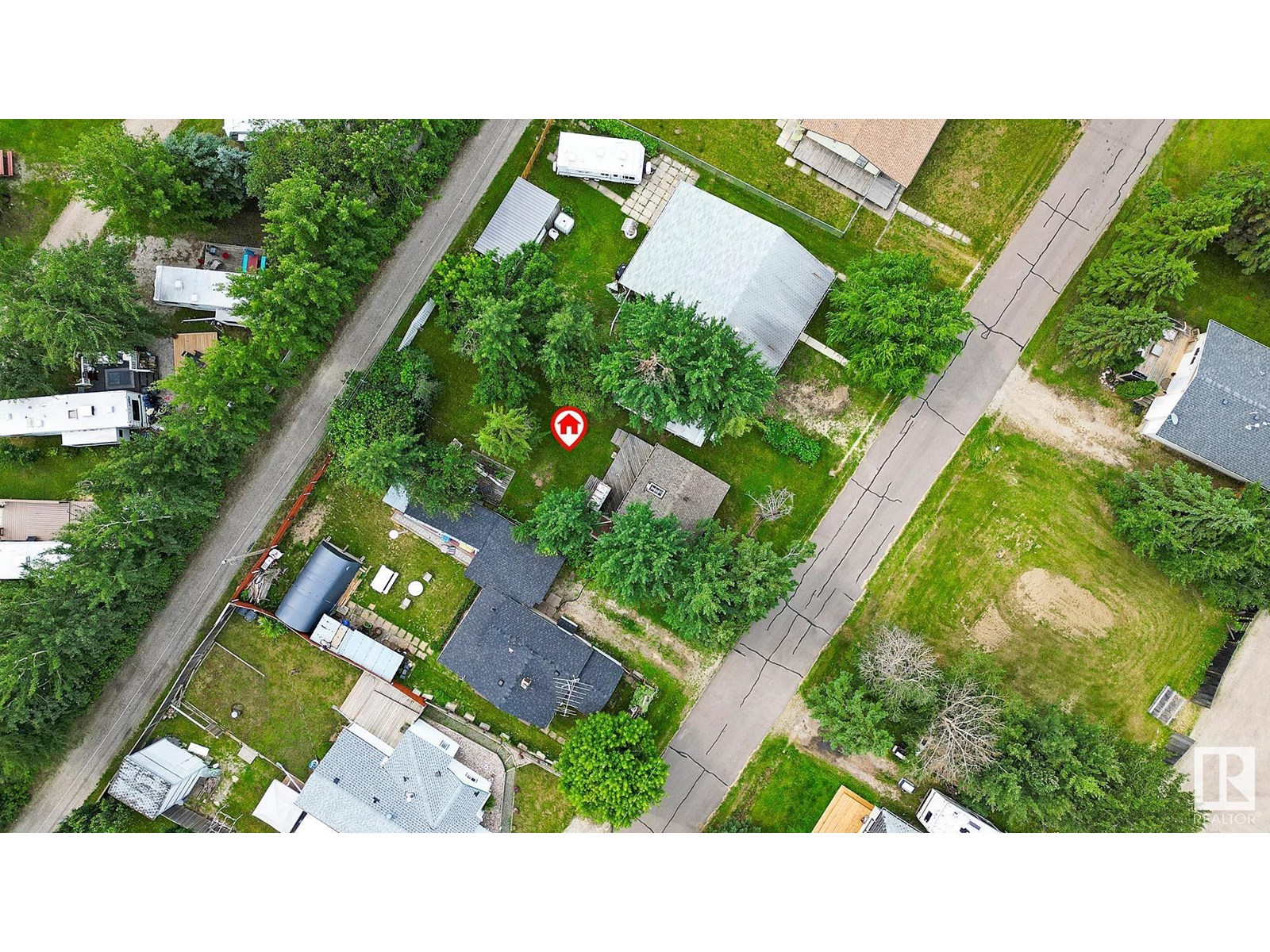 Photo 12 of 4716 48 St, Rural Lac Ste Anne County AB