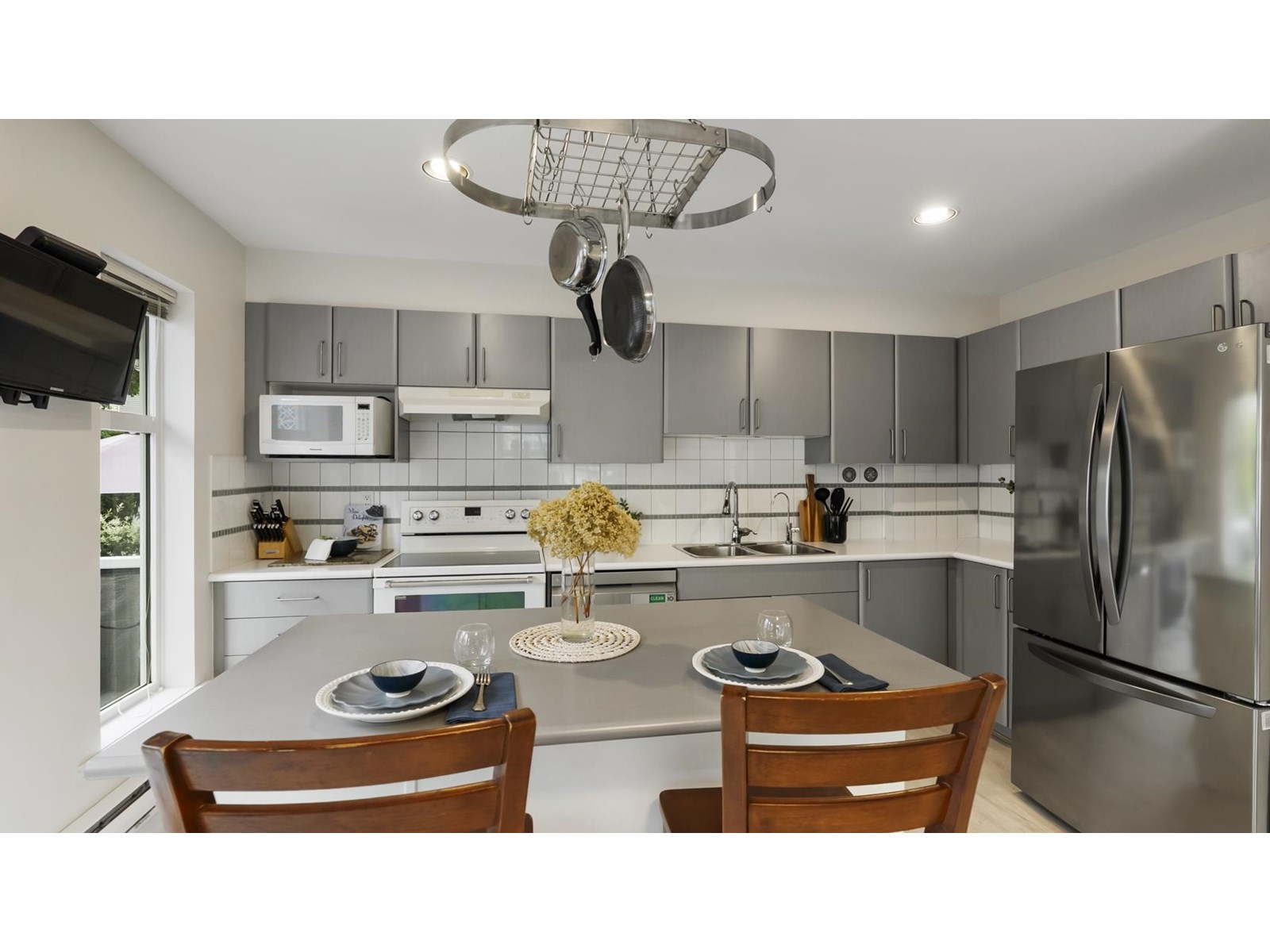 Photo 11 of 31 6450 199 Street, Langley BC