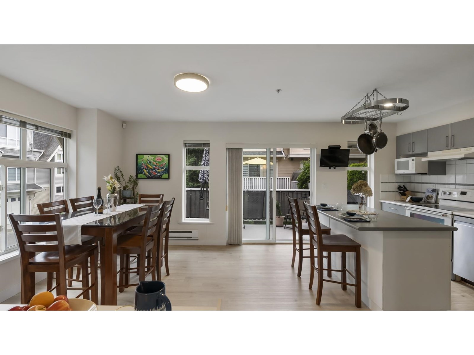 Photo 10 of 31 6450 199 Street, Langley BC