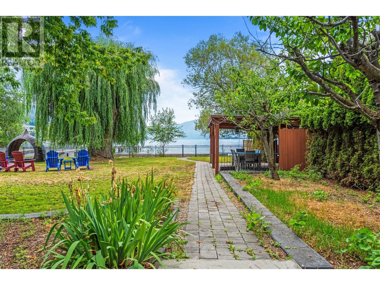 2640 Lakeshore Road, Vernon
