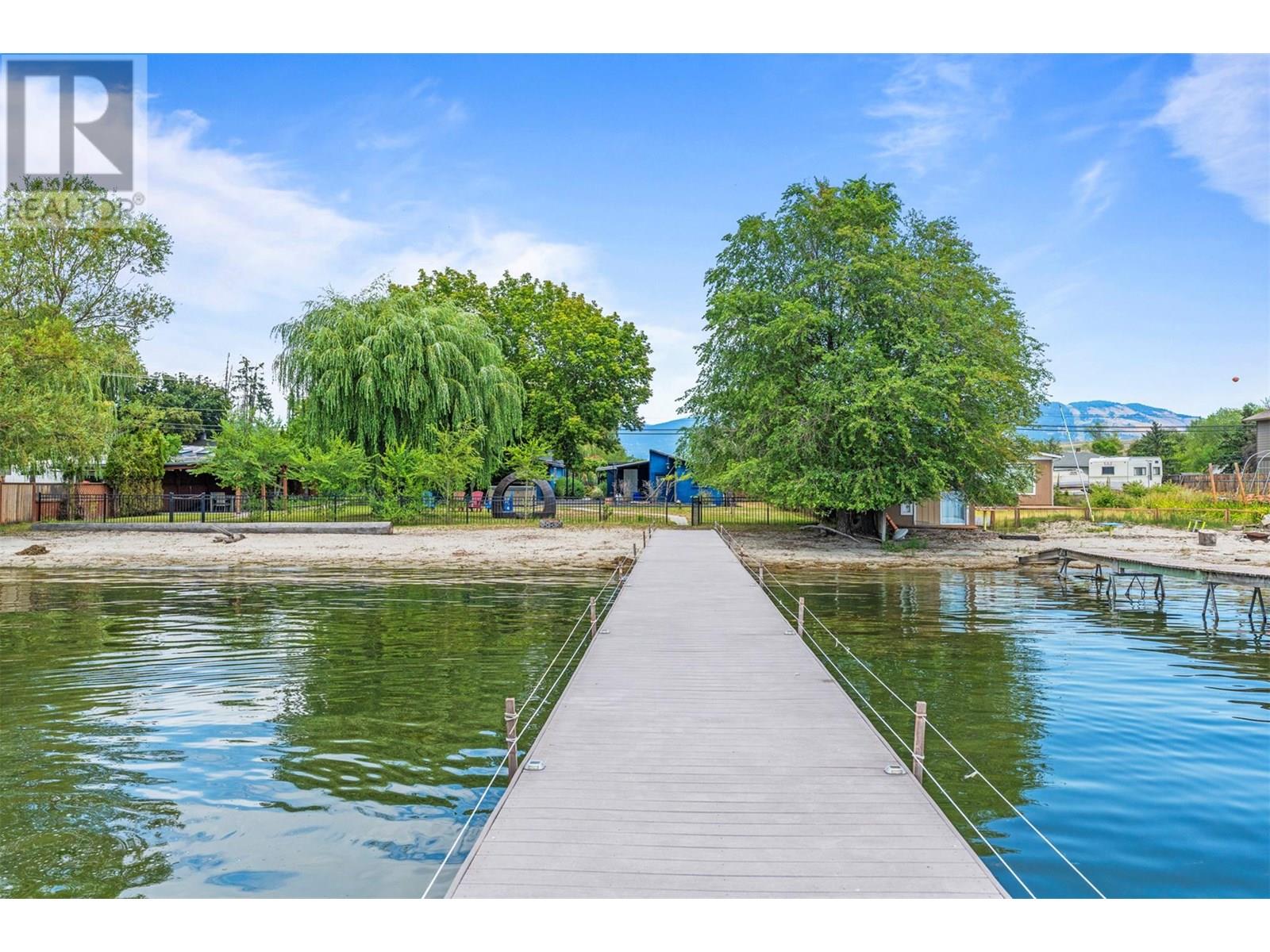 2640 Lakeshore Road, Vernon