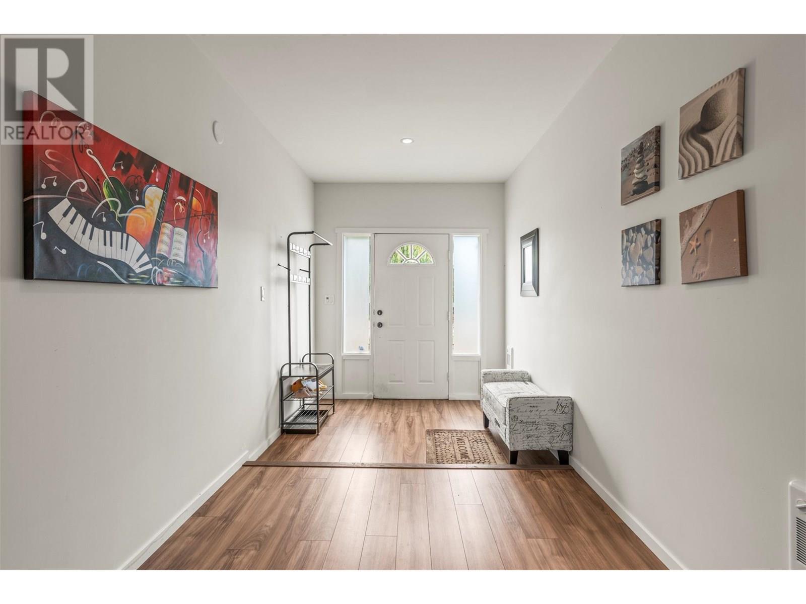 2640 Lakeshore Road, Vernon