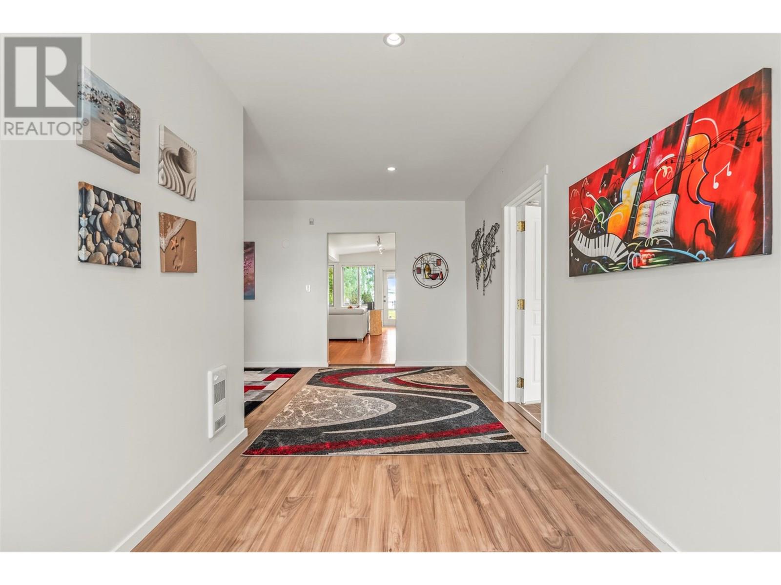 2640 Lakeshore Road, Vernon