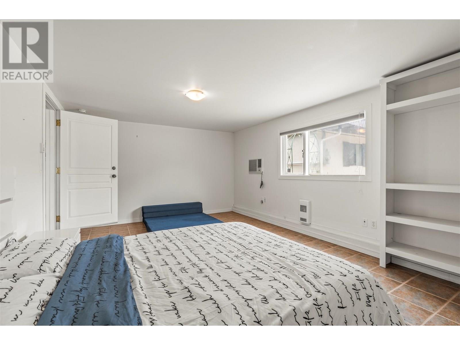 2640 Lakeshore Road, Vernon