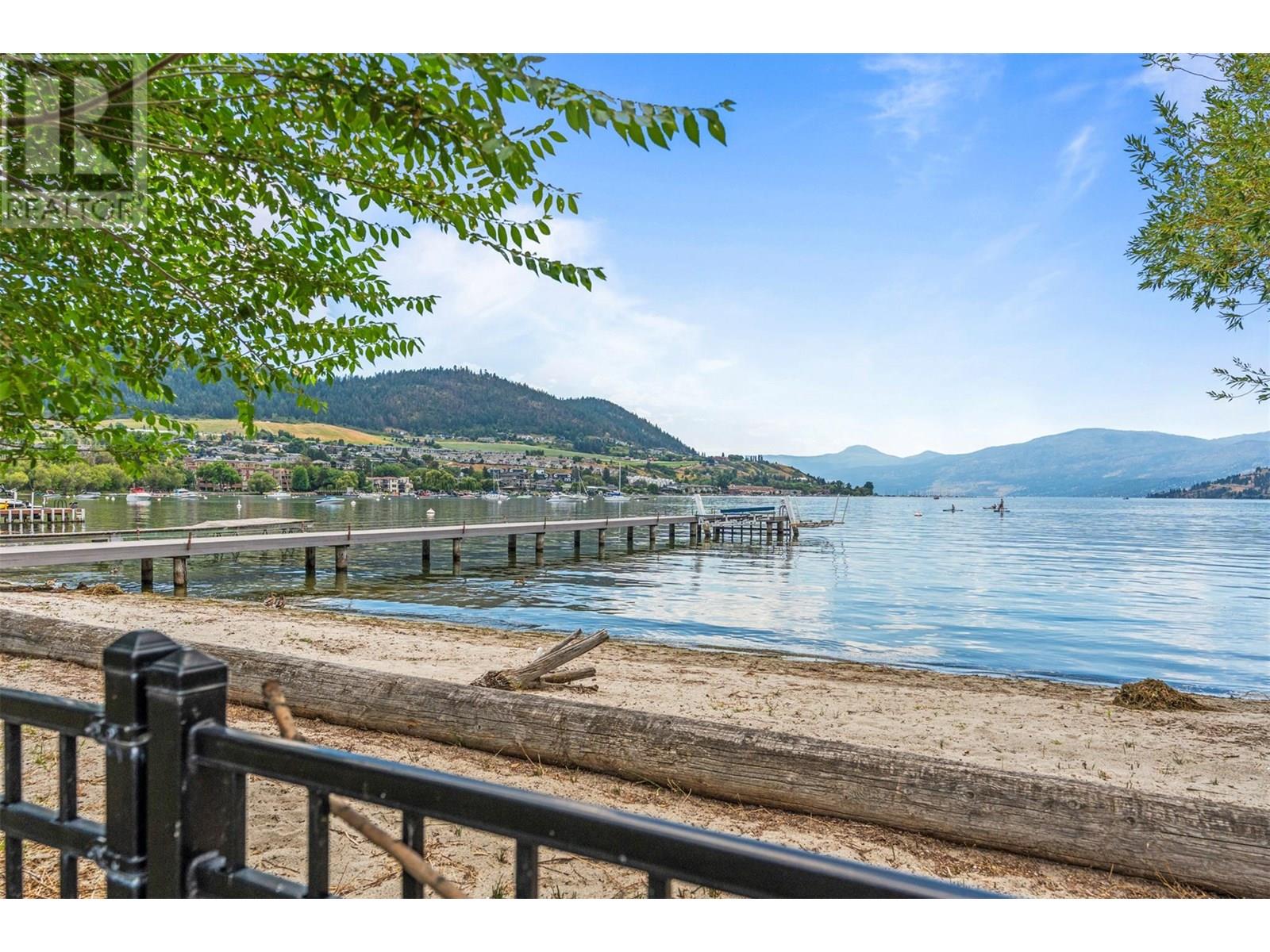 2640 Lakeshore Road, Vernon