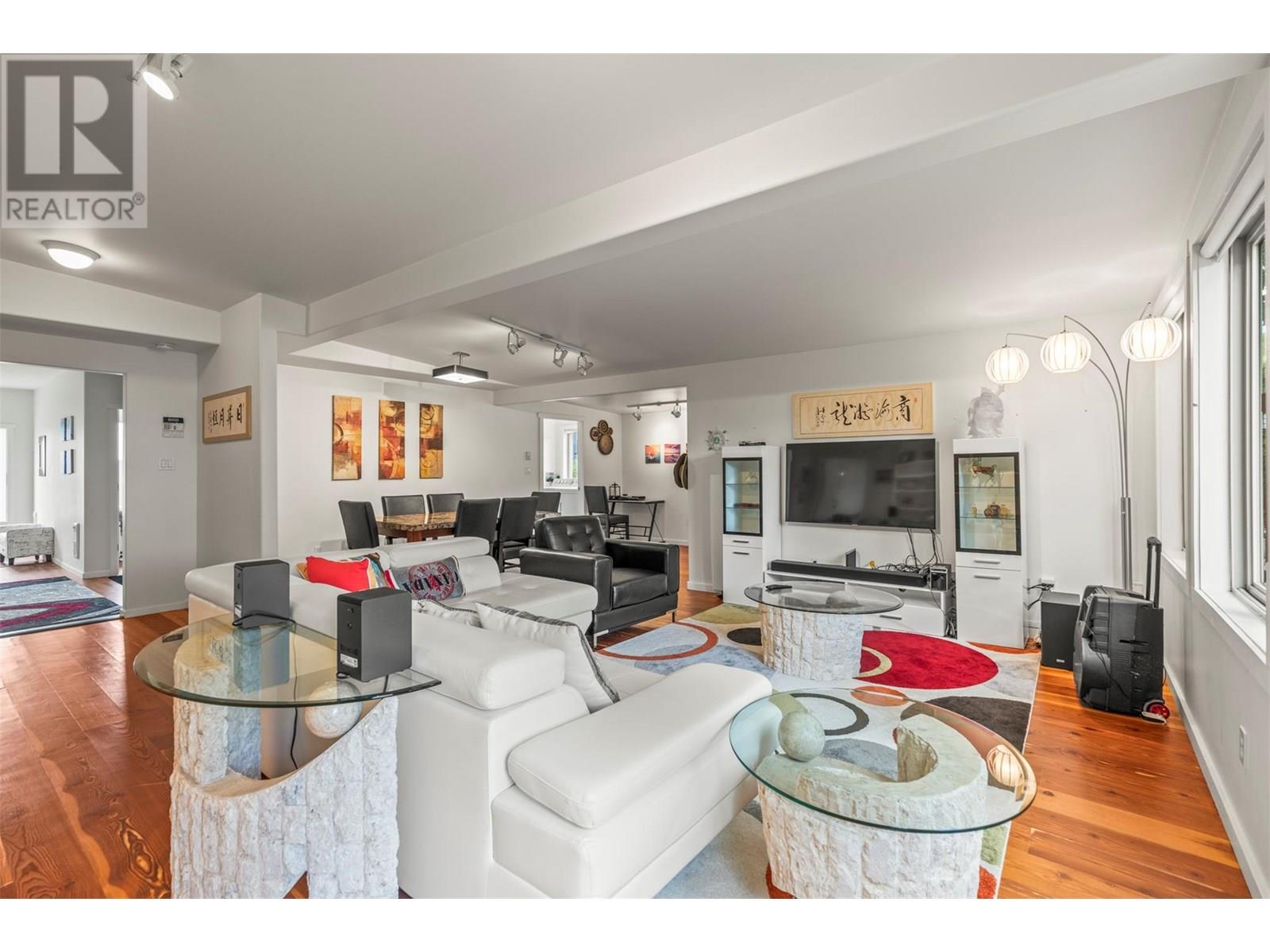 2640 Lakeshore Road, Vernon