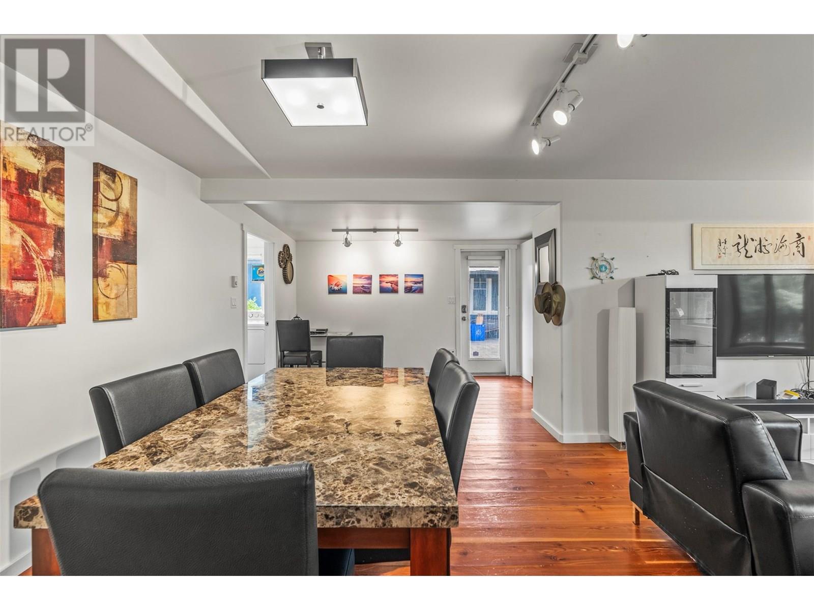 2640 Lakeshore Road, Vernon