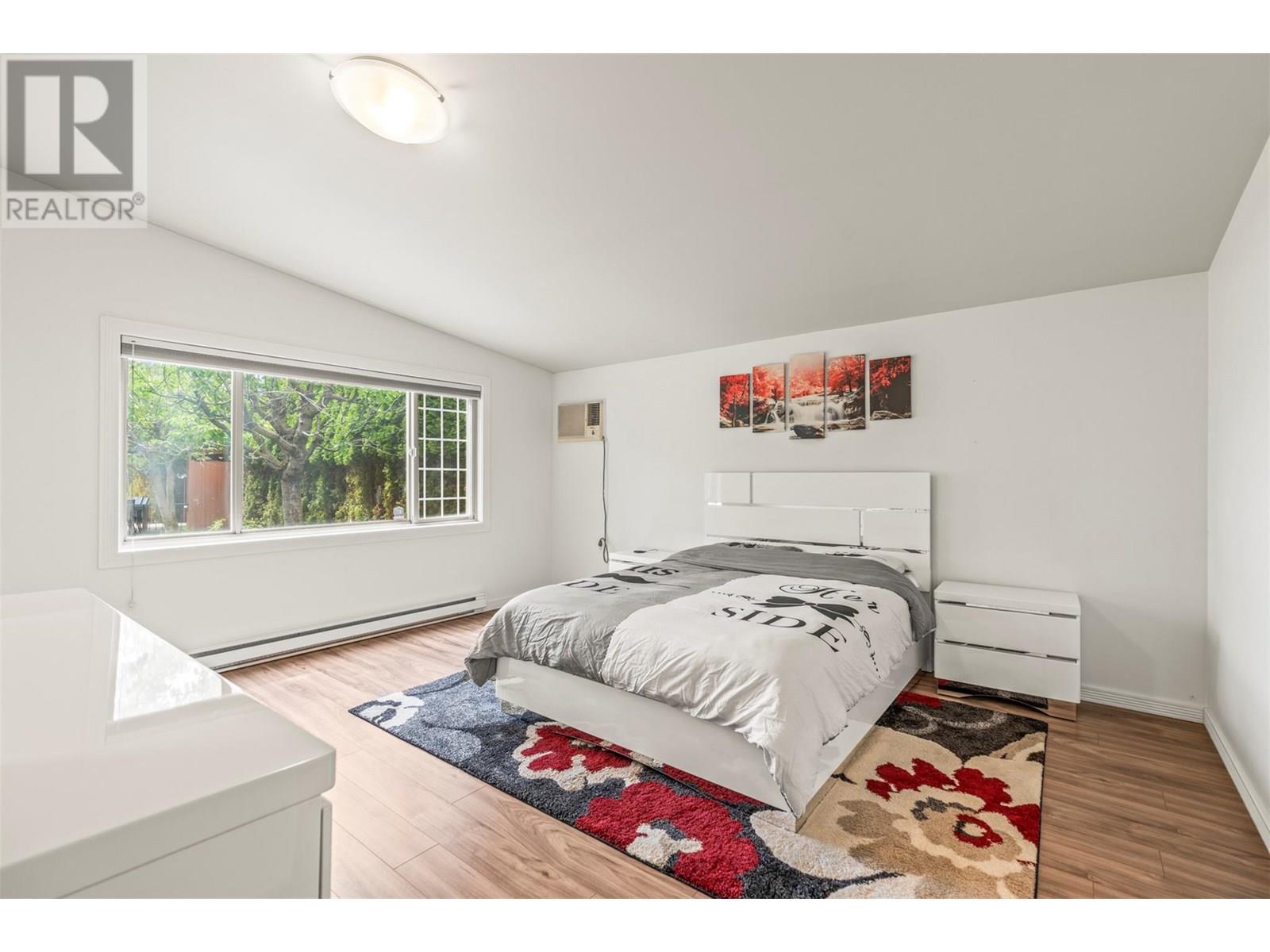 2640 Lakeshore Road, Vernon
