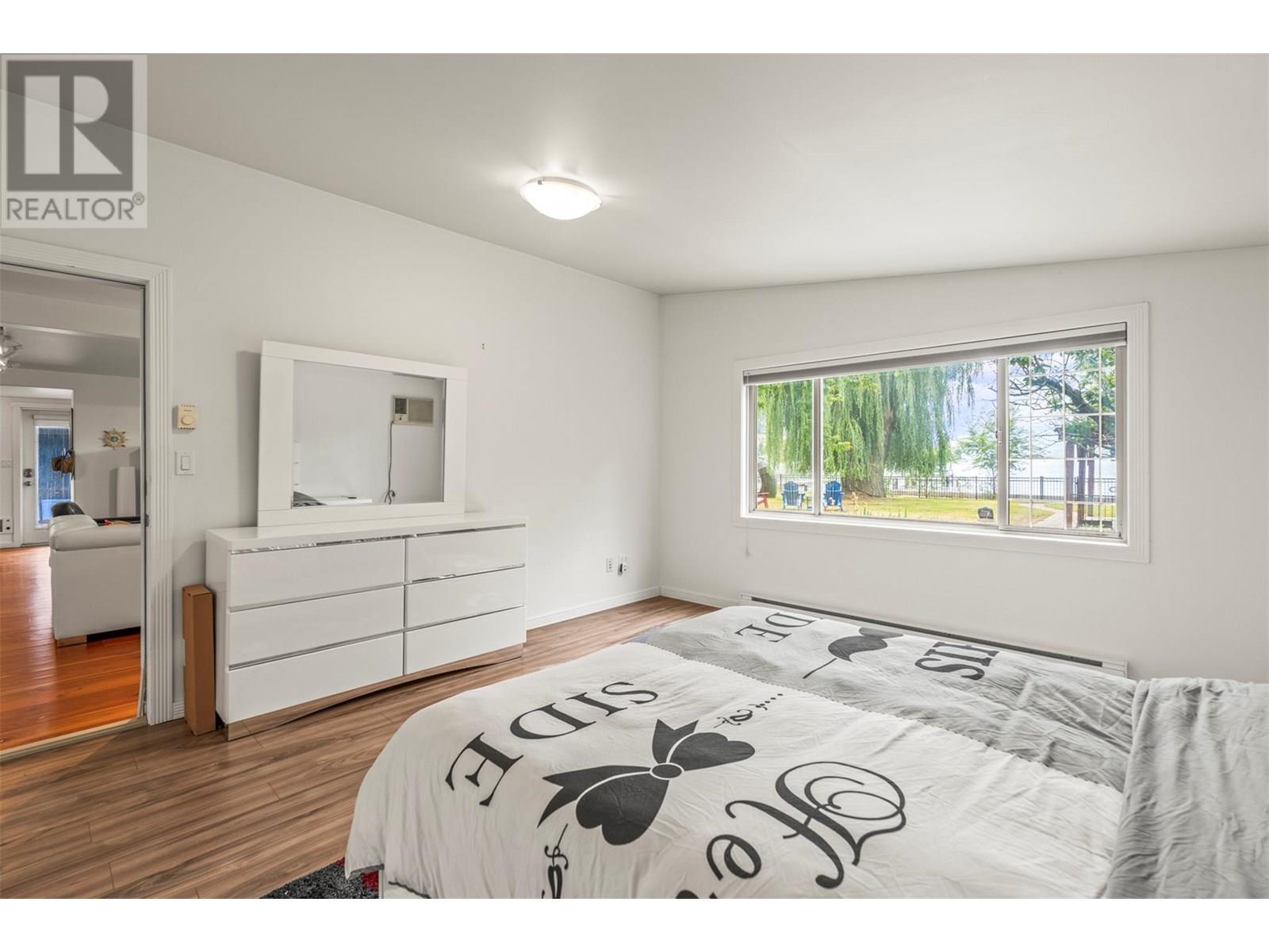 2640 Lakeshore Road, Vernon