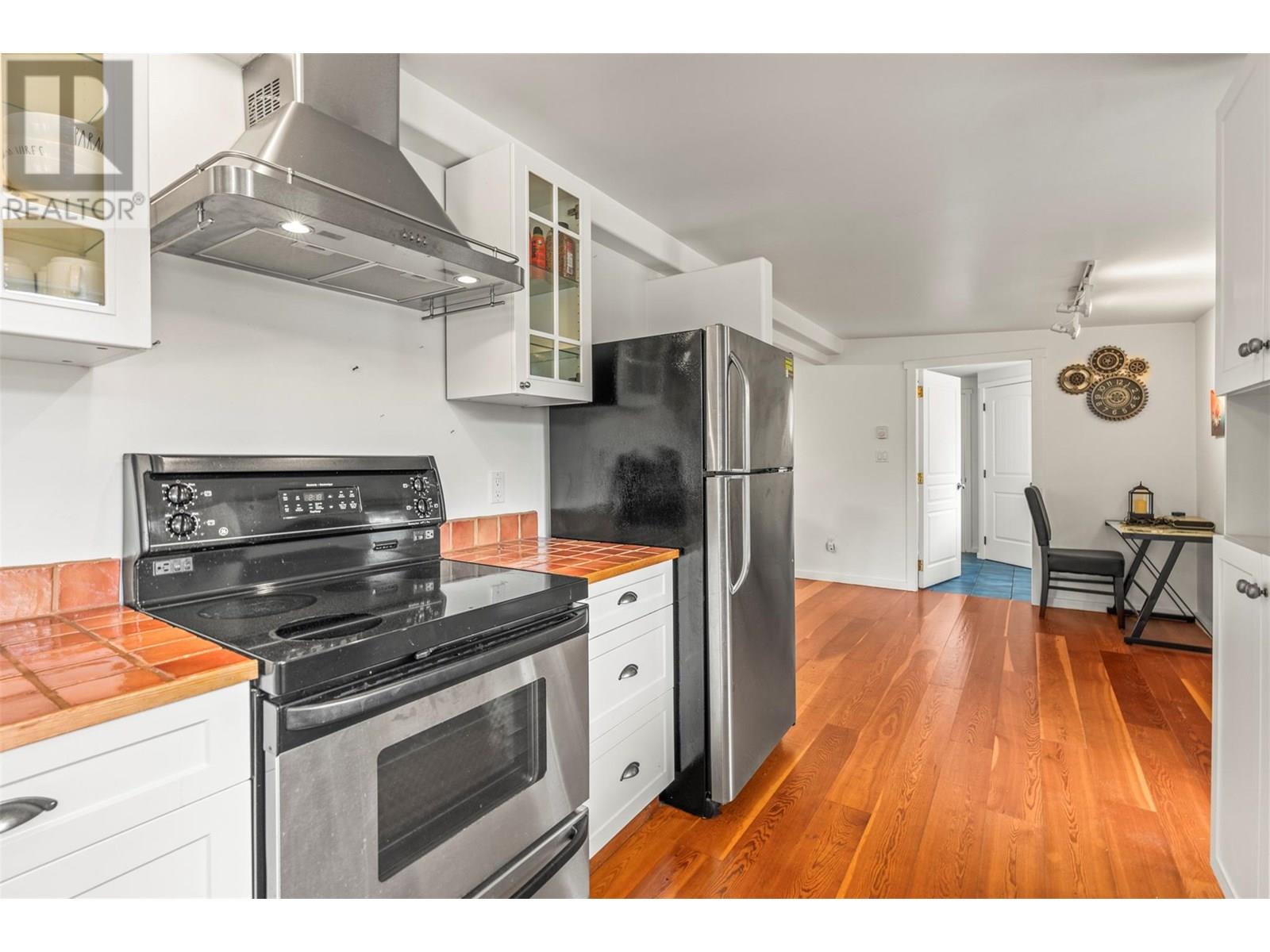 2640 Lakeshore Road, Vernon
