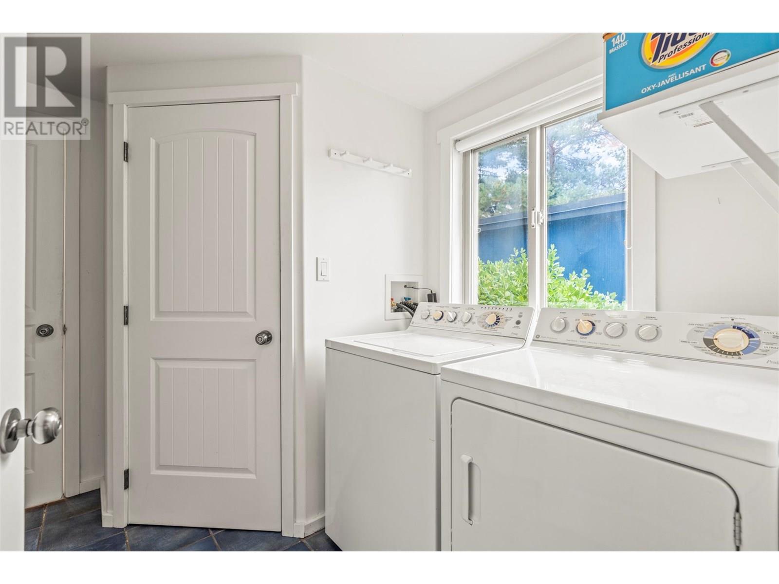 2640 Lakeshore Road, Vernon