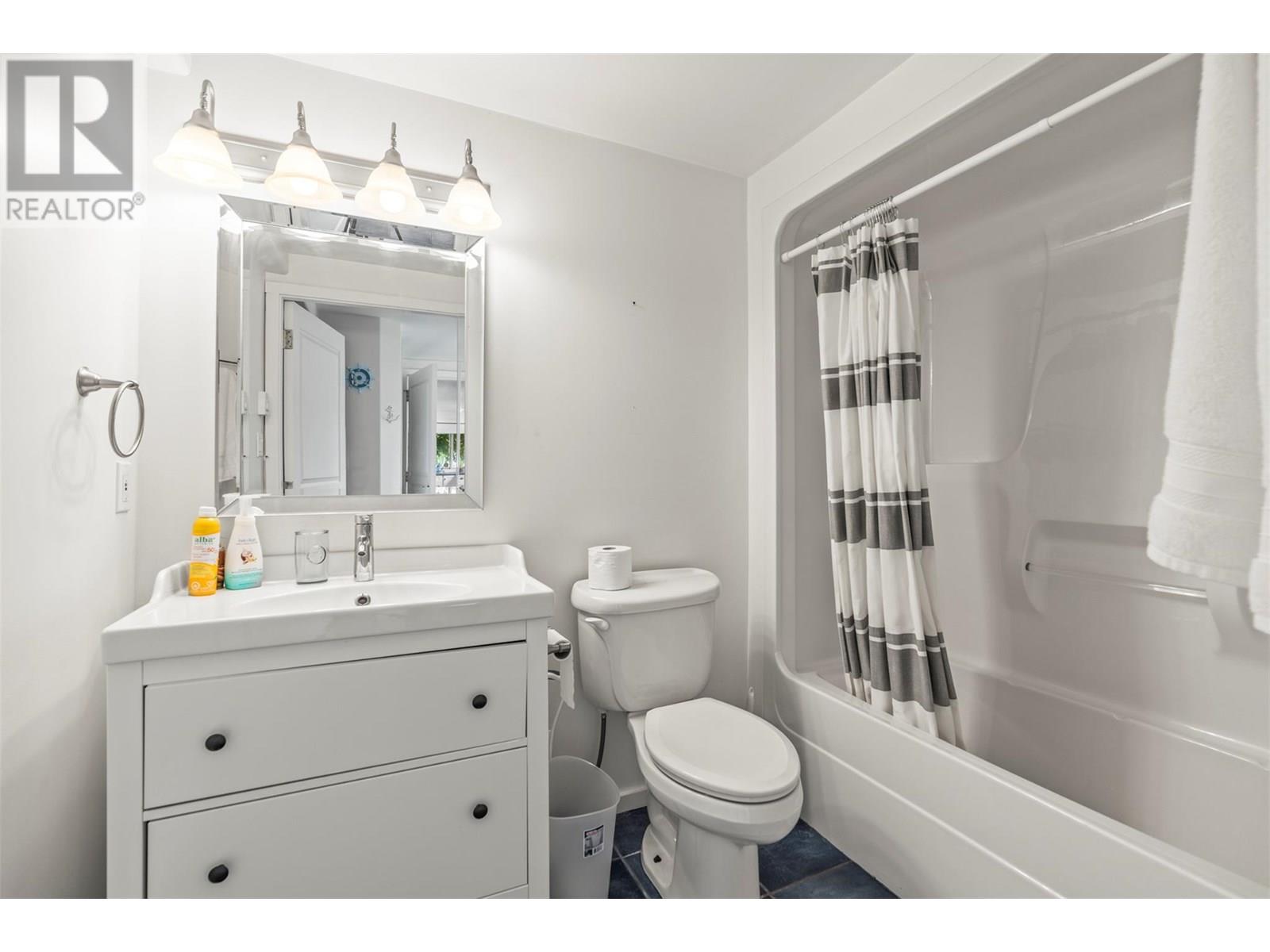 2640 Lakeshore Road, Vernon