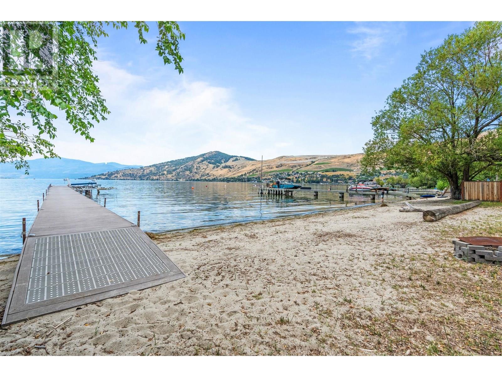 2640 Lakeshore Road, Vernon
