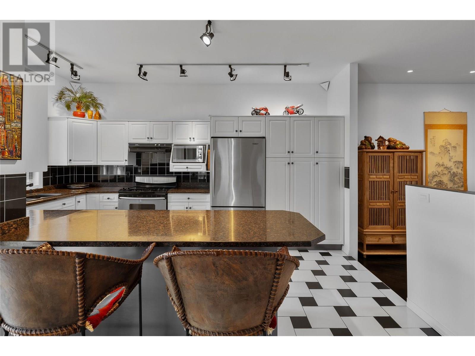  1116 Caledonia Way, West Kelowna