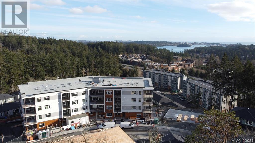 101 2000 West Park Lane, View Royal