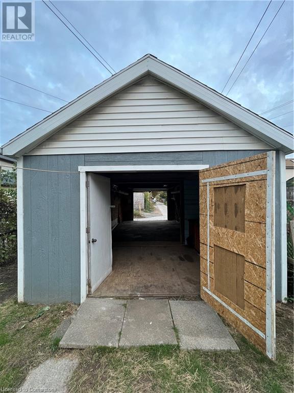 Photo 32 of 100 Sherman Avenue N, Hamilton ON