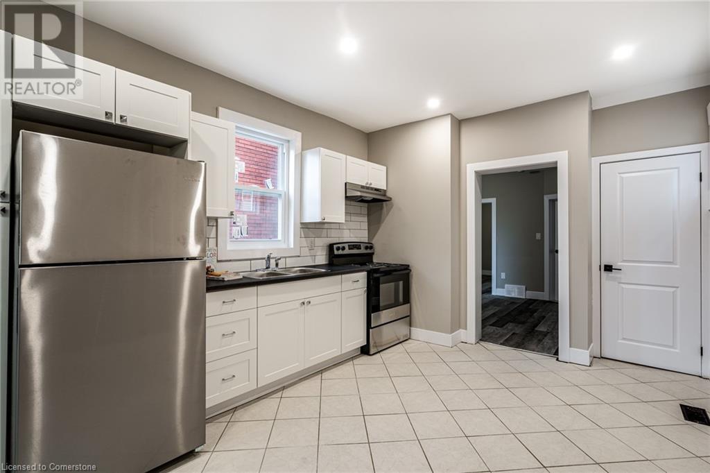 Photo 13 of 100 Sherman Avenue N, Hamilton ON