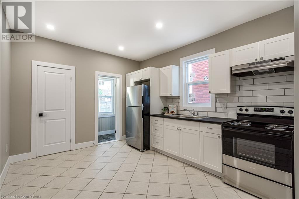 Photo 14 of 100 Sherman Avenue N, Hamilton ON