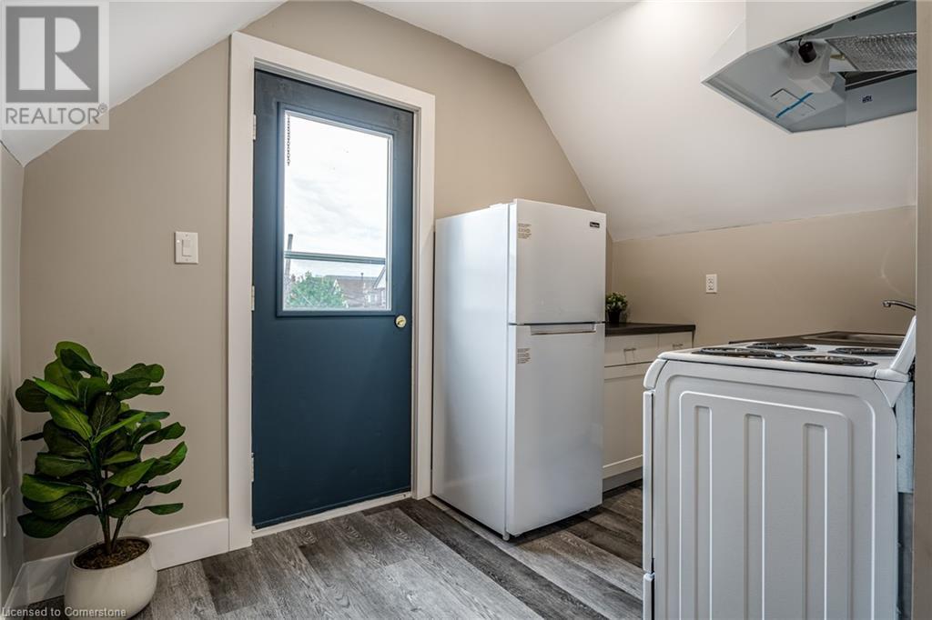 Photo 20 of 100 Sherman Avenue N, Hamilton ON