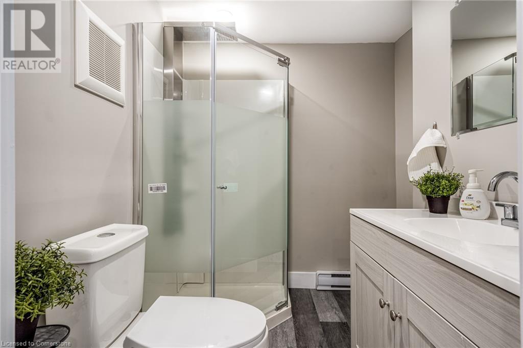 Photo 12 of 100 Sherman Avenue N, Hamilton ON