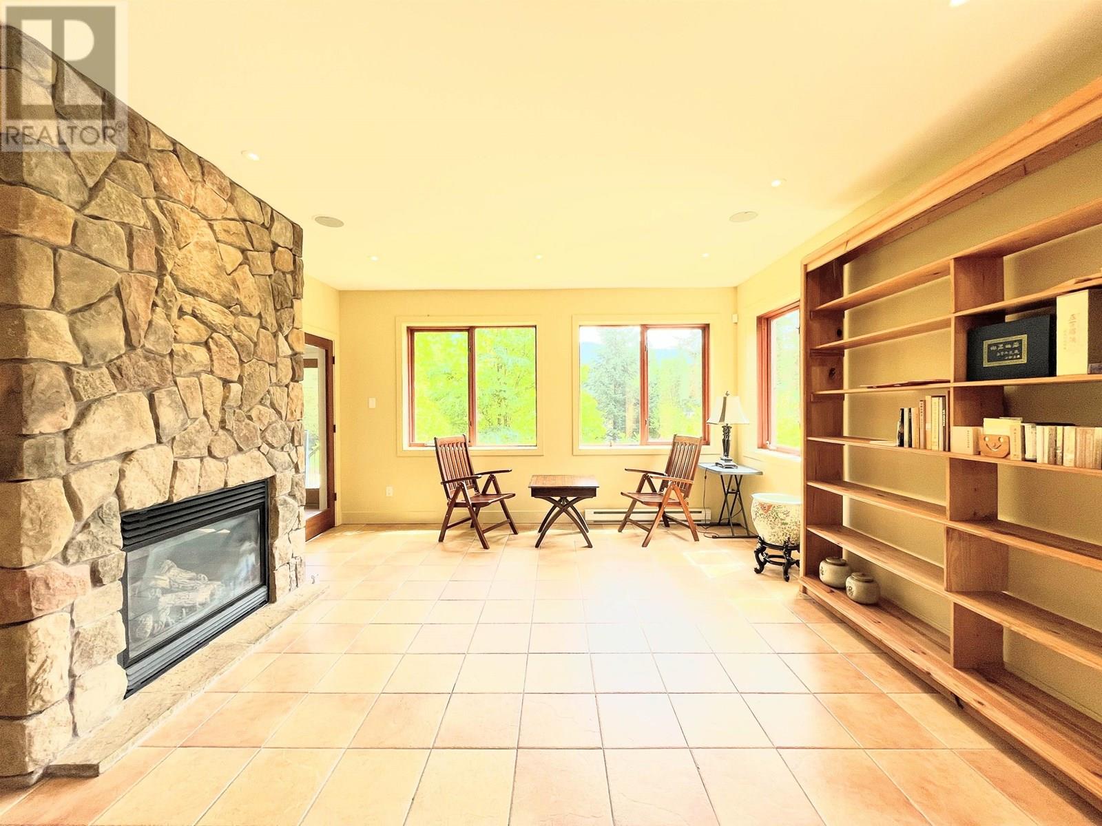 Photo 8 of 2923 Fern Drive, Port Moody BC