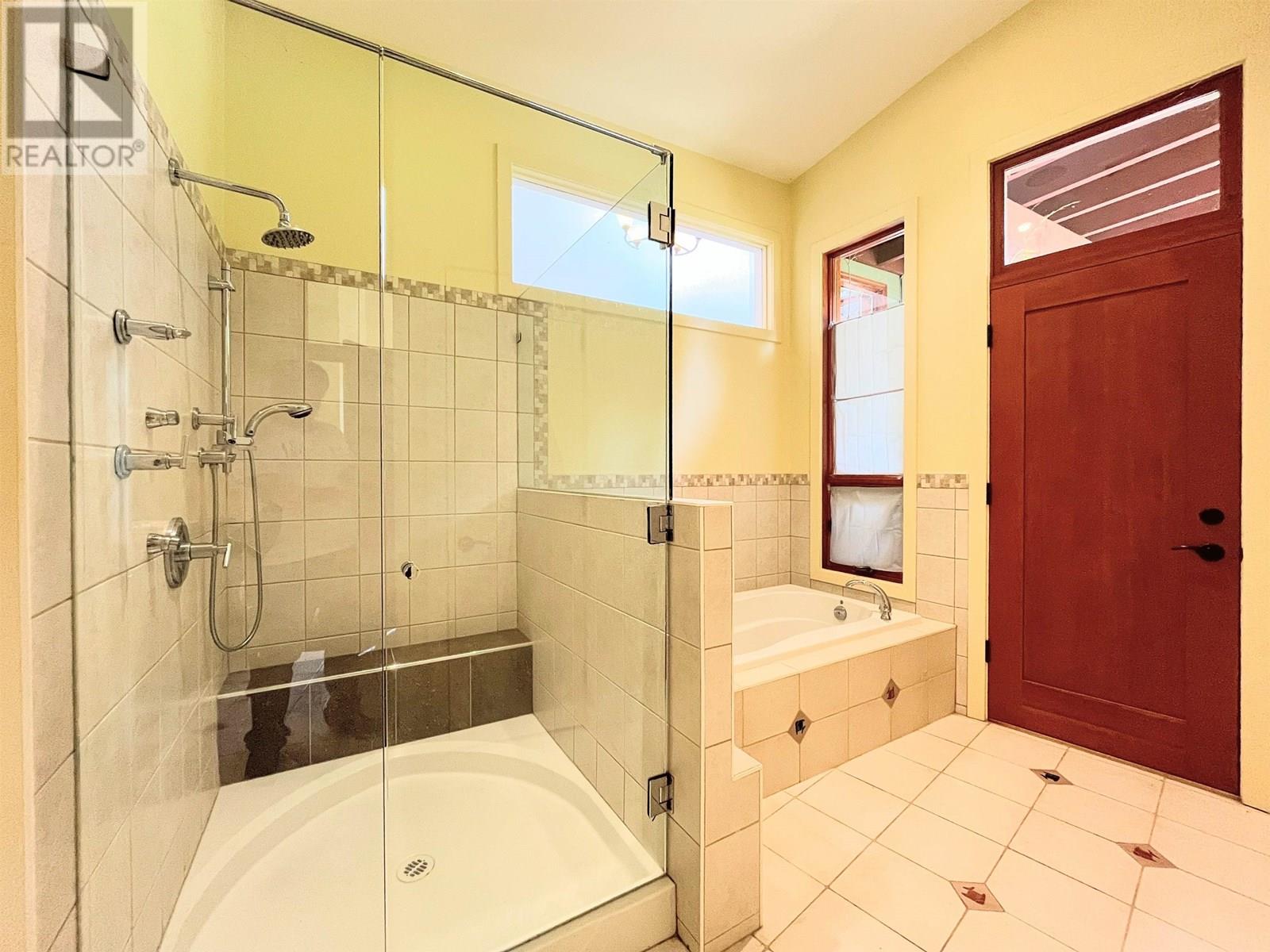 Photo 9 of 2923 Fern Drive, Port Moody BC